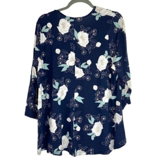 NWT Torrid Super Soft Floral Open Front Hilow Cardigan in Navy Blue - Picture 5 of 6